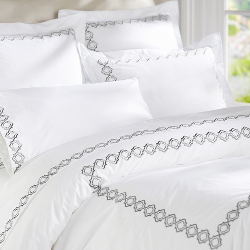 Satin sang trọng 400T Bộ vỏ bọc khách sạn được thêu