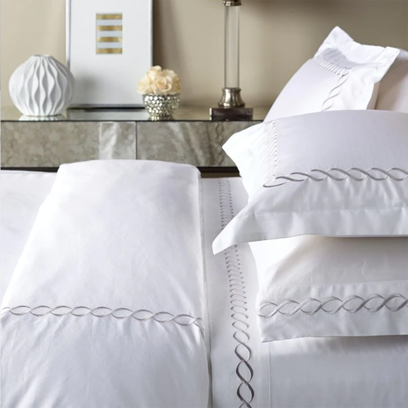 Bìa khách sạn được thêu bạc tinh tế đặt cotton tinh khiết cotton sateen 330T