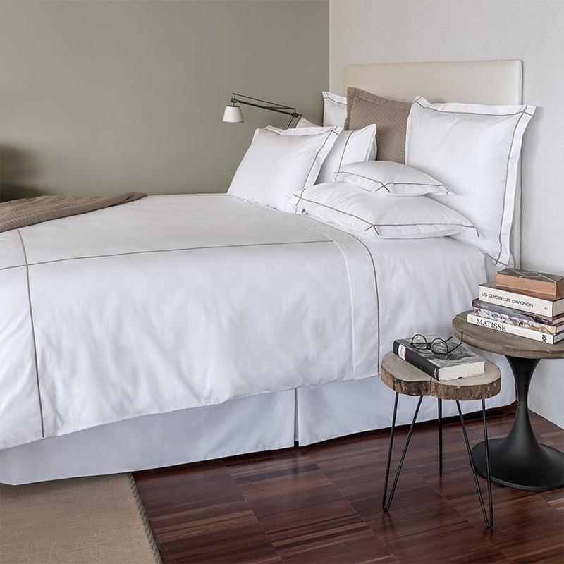 Tuần thêu phòng khách sạn Bedding White Sateen 300TC