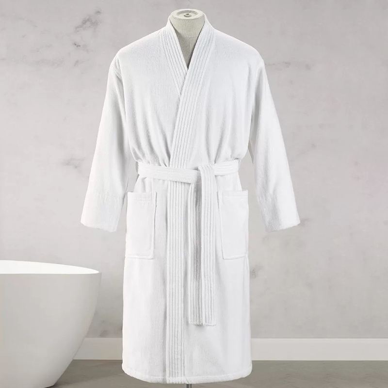 Khách sạn trắng tinh khiết và áo choàng tắm spa velor